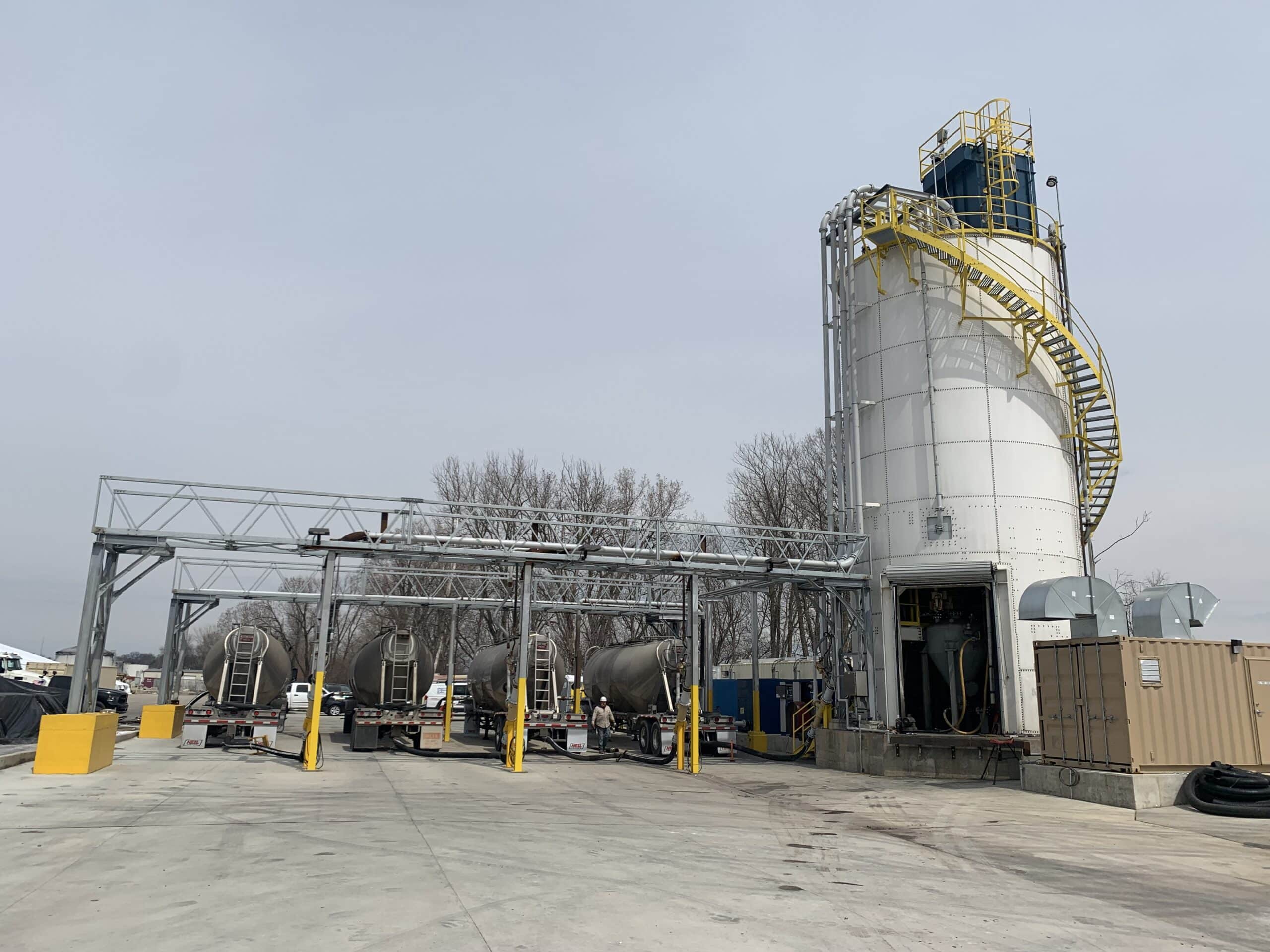 PENTA provided basic engineering services for a new fly ash handling and distribution system designed to process more than one million short tons of dry fly ash annually for shipment by rail and truck. The project supports the recovery of fly ash currently being ponded and its conversion into a marketable supplementary cementitious material (SCM) for use as a ready-mix concrete additive.